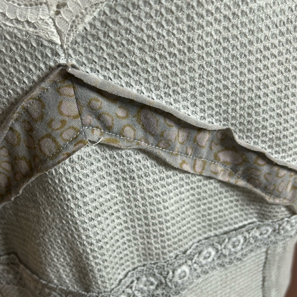 POL, Lace Trim Gray Cami Top MED - Picture 9 of 13